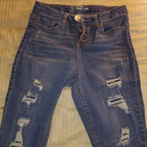 BOBO Mid Rise Cropped Ankle Ripped Jeans